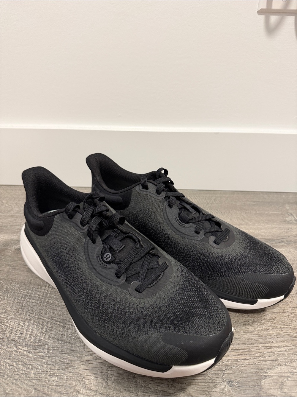 Lululemon Chargefeel Workout Low 2 Shoes Black White Women’s 10 NWOT